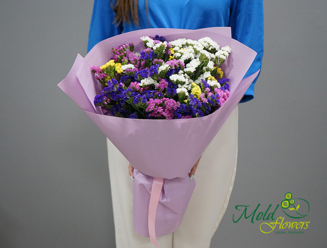 Bouquet of statice ''Purple Sunset'' photo